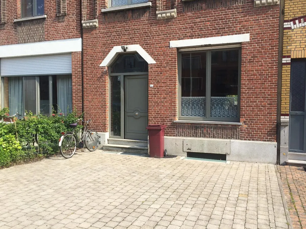 B&B Chez Memere Antwerpen Bed & Breakfast